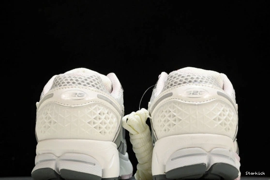 5 520 Nike White Pack FN3695-001 Vomero Zoom Pink 0912